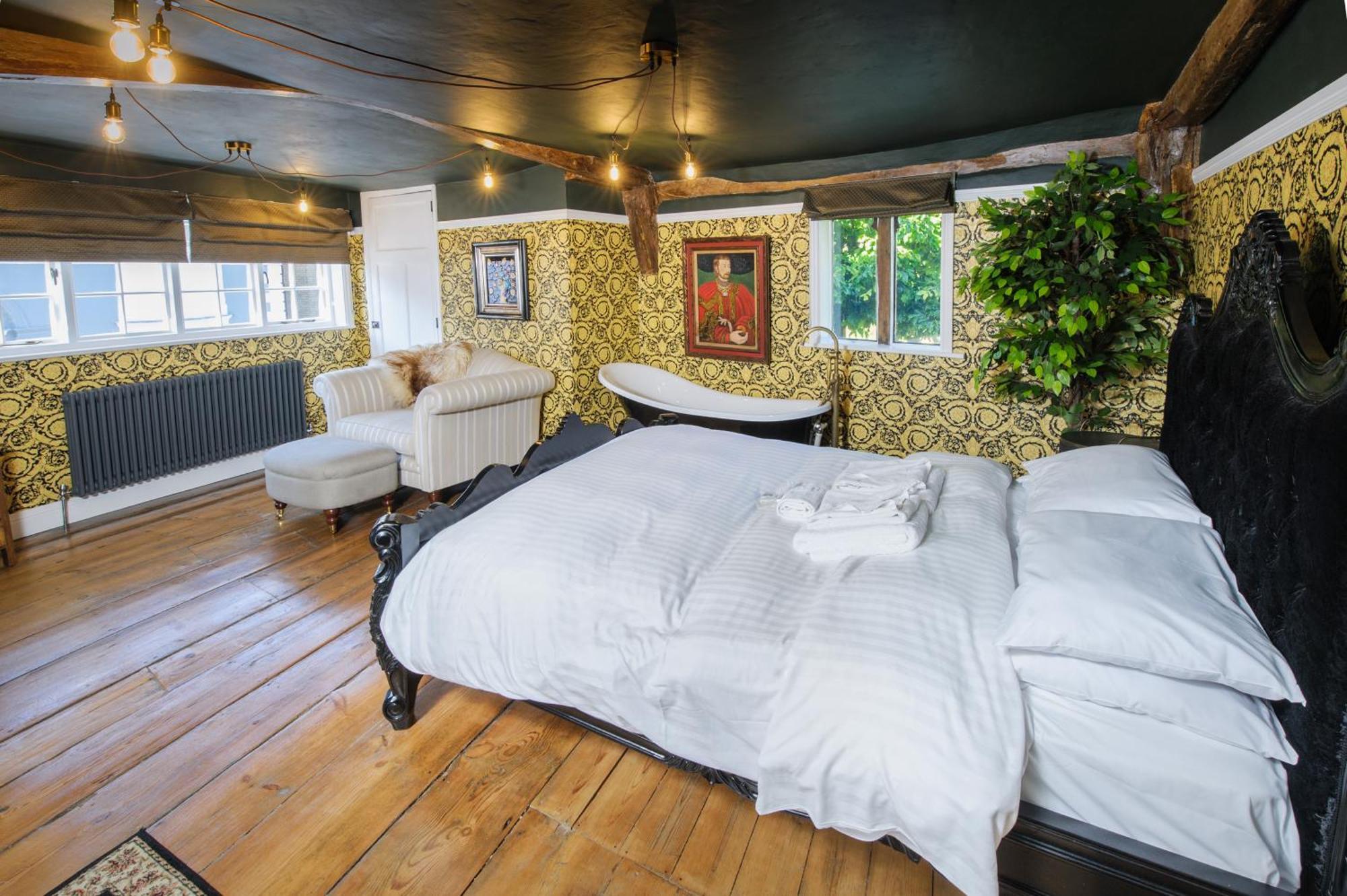 Huge Deluxe 600 Year Old Essex Manor, Hot Tub, Cinema Room, Sky Tv Saffron Walden Εξωτερικό φωτογραφία