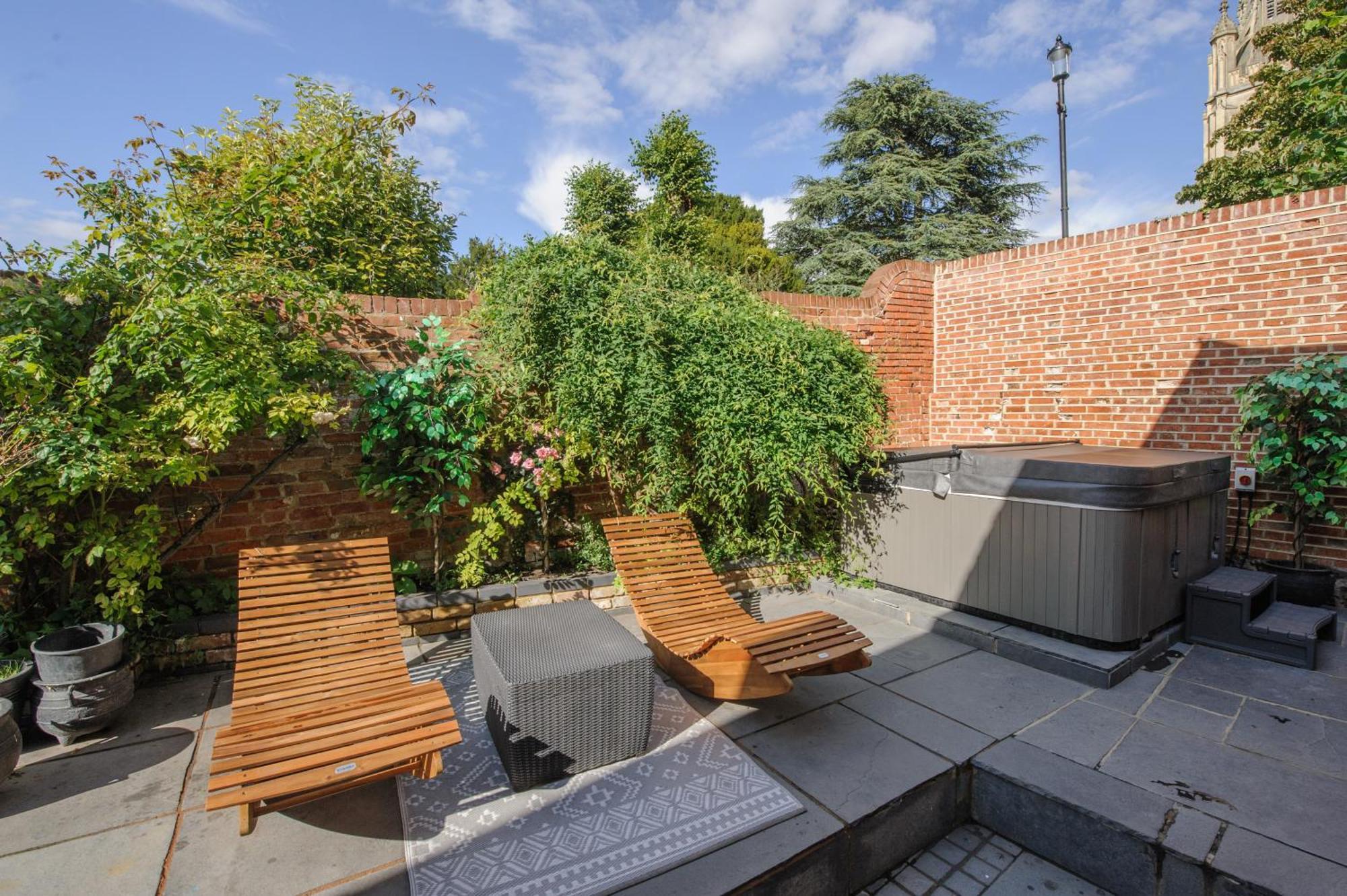 Huge Deluxe 600 Year Old Essex Manor, Hot Tub, Cinema Room, Sky Tv Saffron Walden Εξωτερικό φωτογραφία